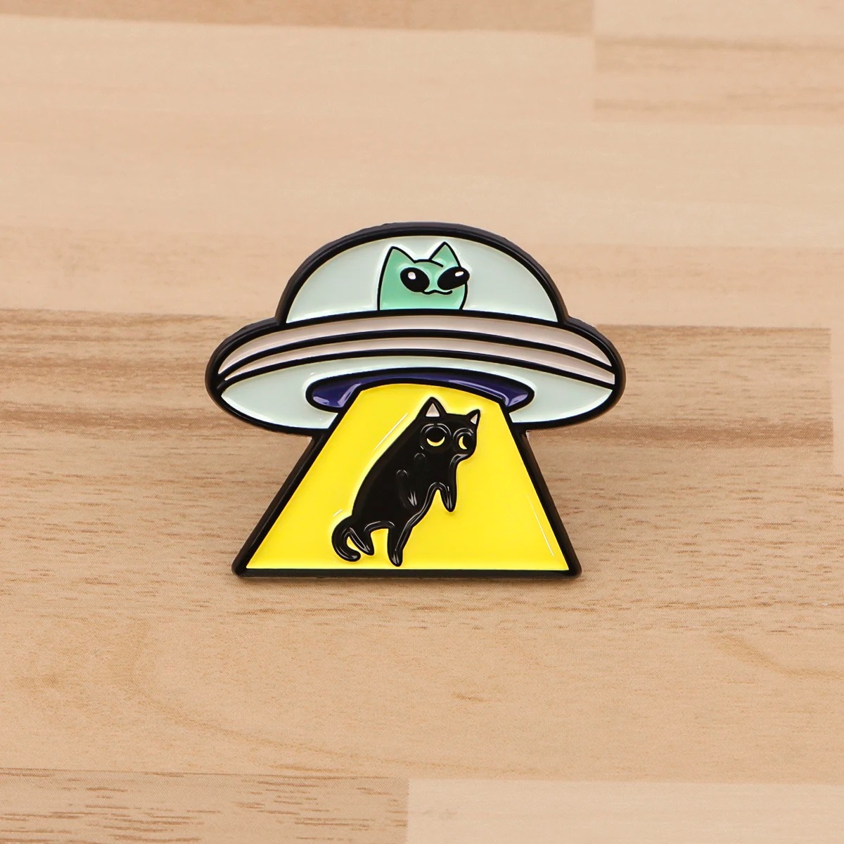 UFO Alien Enamel Pin Black Cat - Model Kit Ufo 评论和价格