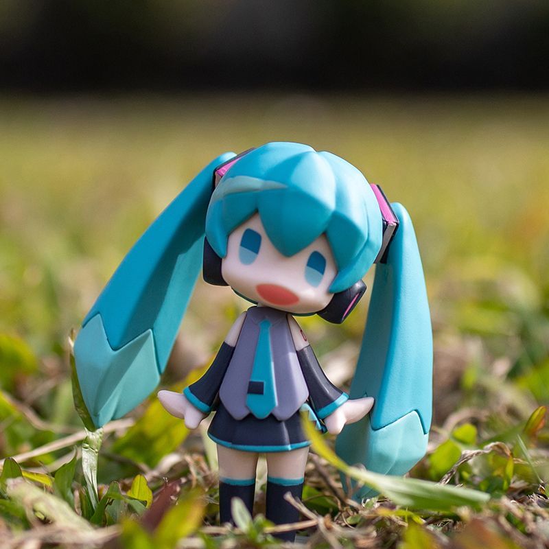 Miku Anime Figure & Building B - Model Kit Cars 评论和价格
